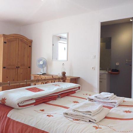 Ancienne Ecole Bed & Breakfast Cazaux-Villecomtal Екстериор снимка