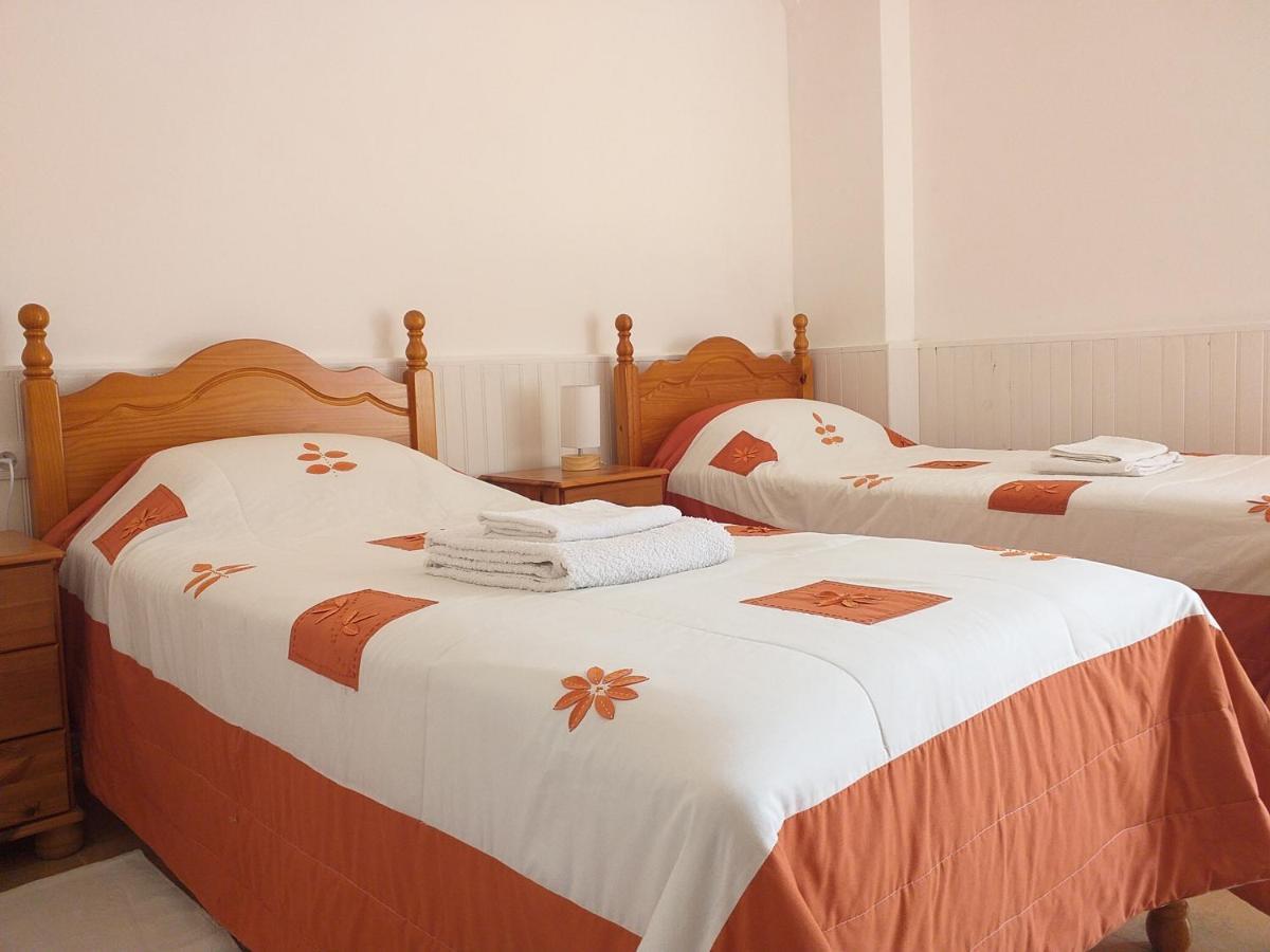 Ancienne Ecole Bed & Breakfast Cazaux-Villecomtal Екстериор снимка