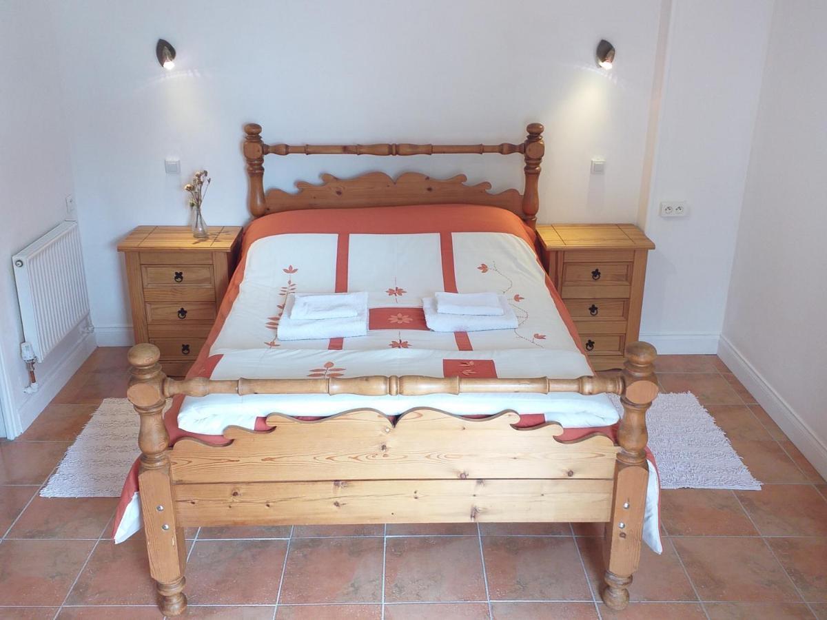 Ancienne Ecole Bed & Breakfast Cazaux-Villecomtal Екстериор снимка