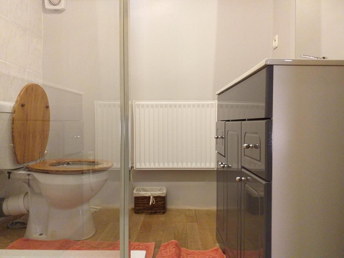 Ancienne Ecole Bed & Breakfast Cazaux-Villecomtal Екстериор снимка