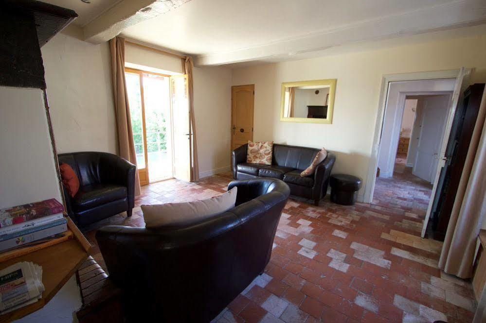 Ancienne Ecole Bed & Breakfast Cazaux-Villecomtal Екстериор снимка